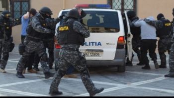 thumb_350_prruu_politie.jpg